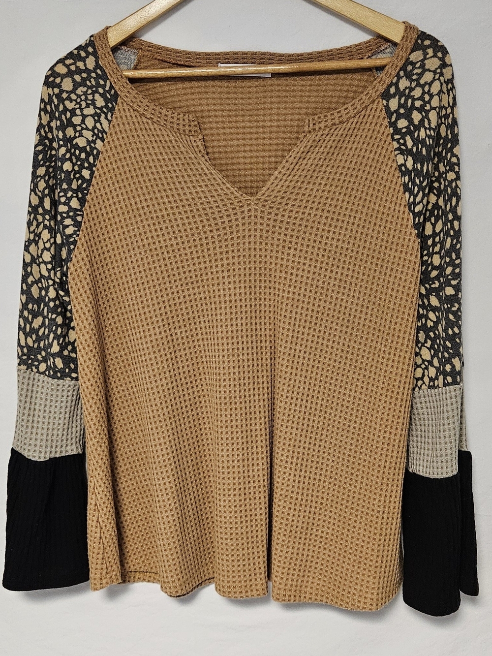 Ces Femme Camel Waffle-Knit Long Sleeve Top with Patterned Raglan Sleeves